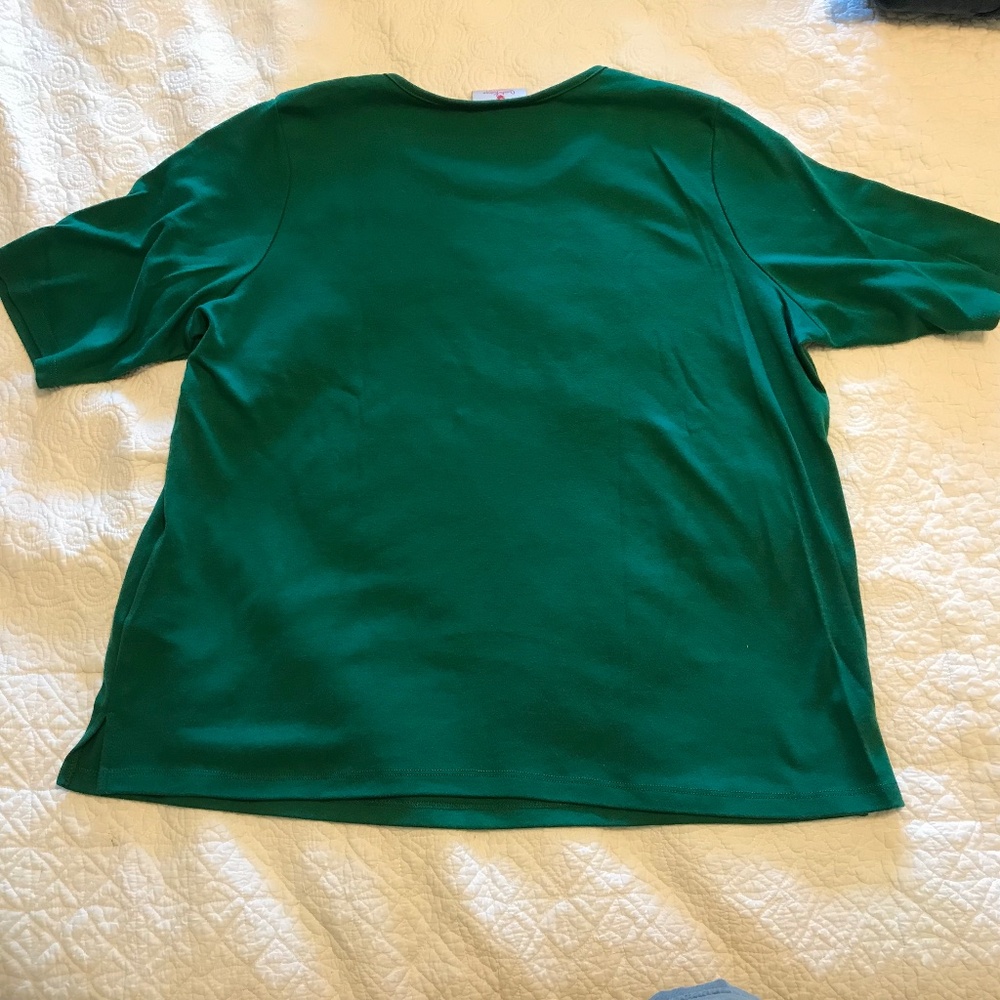 QF green short sleeve top with embroidered “Gobble til you Wobble” (XL) - Picture 4 of 14